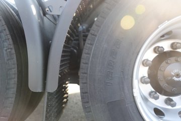 �����½� ����X7 556���� 6X4 14�� LNGǣ����ͼƬ