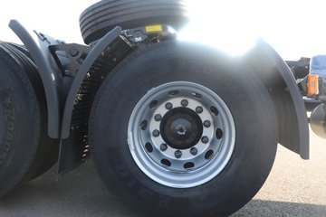 �����½� ����X7 556���� 6X4 14�� LNGǣ����ͼƬ