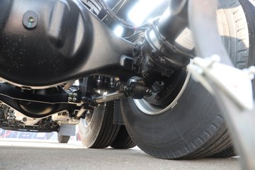 �����½� ����X7 556���� 6X4 14�� LNGǣ����ͼƬ