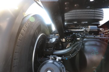 �����½� ����X7 556���� 6X4 14�� LNGǣ����ͼƬ