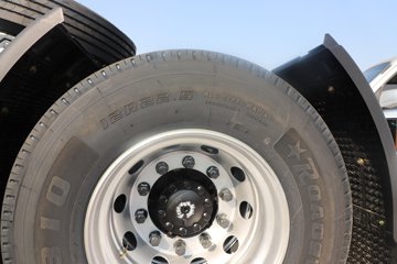 �����½� ����X7 556���� 6X4 14�� LNGǣ����ͼƬ