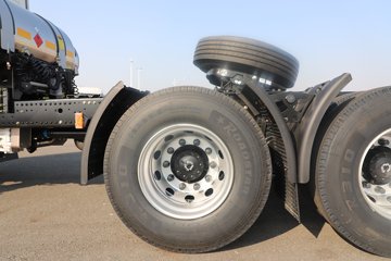 �����½� ����X7 556���� 6X4 14�� LNGǣ����ͼƬ