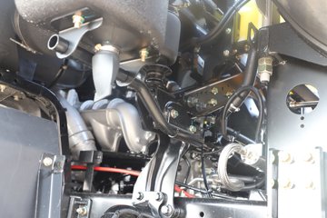 �����½� ����X7 556���� 6X4 14�� LNGǣ����ͼƬ