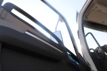 ��������X1 220���� 4X2 ���� ���������賵ͼƬ