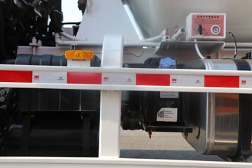 ��������X1 220���� 4X2 ���� ���������賵ͼƬ