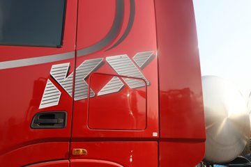 ���������콢KX ����ҫ�� 14.5L LNG 580���� 6X4 ����12�� AMT�Զ��� ǣ����(4200mm���)ͼƬ