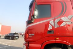 东风天龙旗舰KX 新嵘耀版 14.5L LNG 580马力 6X4 伊顿12档 AMT自动档 牵引车(4200mm轴距)