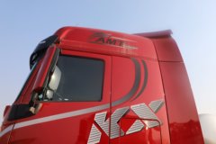 东风天龙旗舰KX 新嵘耀版 14.5L LNG 580马力 6X4 伊顿12档 AMT自动档 牵引车(4200mm轴距)