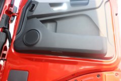 东风天龙旗舰KX 新嵘耀版 14.5L LNG 580马力 6X4 伊顿12档 AMT自动档 牵引车(4200mm轴距)