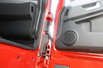 ���������콢KX ����ҫ�� 14.5L LNG 580���� 6X4 ����12�� AMT�Զ��� ǣ����(4200mm���)ͼƬ