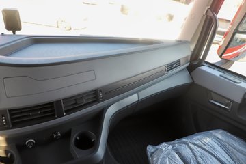 ���������콢KX ����ҫ�� 14.5L LNG 580���� 6X4 ����12�� AMT�Զ��� ǣ����(4200mm���)ͼƬ