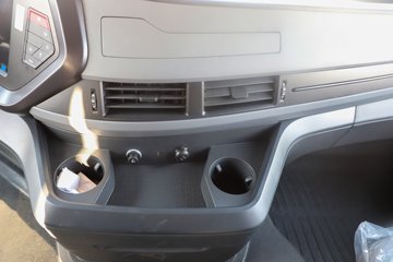 ���������콢KX ����ҫ�� 14.5L LNG 580���� 6X4 ����12�� AMT�Զ��� ǣ����(4200mm���)ͼƬ