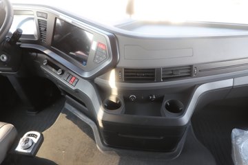 ���������콢KX ����ҫ�� 14.5L LNG 580���� 6X4 ����12�� AMT�Զ��� ǣ����(4200mm���)ͼƬ