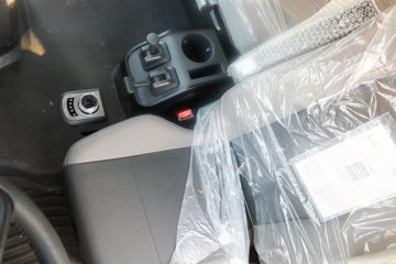 ���������콢KX ����ҫ�� 14.5L LNG 580���� 6X4 ����12�� AMT�Զ��� ǣ����(4200mm���)ͼƬ