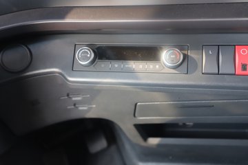 ���������콢KX ����ҫ�� 14.5L LNG 580���� 6X4 ����12�� AMT�Զ��� ǣ����(4200mm���)ͼƬ