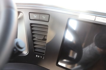 ���������콢KX ����ҫ�� 14.5L LNG 580���� 6X4 ����12�� AMT�Զ��� ǣ����(4200mm���)ͼƬ