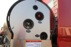 东风天龙旗舰KX 新嵘耀版 14.5L LNG 580马力 6X4 伊顿12档 AMT自动档 牵引车(4200mm轴距)