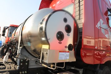 ���������콢KX ����ҫ�� 14.5L LNG 580���� 6X4 ����12�� AMT�Զ��� ǣ����(4200mm���)ͼƬ