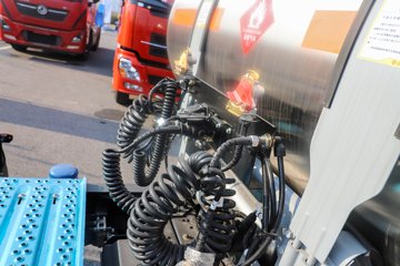 ���������콢KX ����ҫ�� 14.5L LNG 580���� 6X4 ����12�� AMT�Զ��� ǣ����(4200mm���)ͼƬ