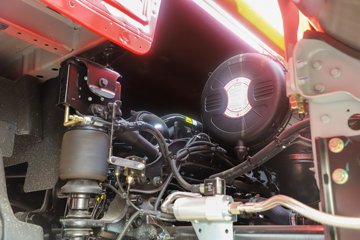 ���������콢KX ����ҫ�� 14.5L LNG 580���� 6X4 ����12�� AMT�Զ��� ǣ����(4200mm���)ͼƬ