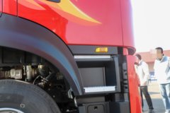 东风新疆畅行X7 12.9L CNG 520马力 8X4 东风14档 9.6米栏板载货车