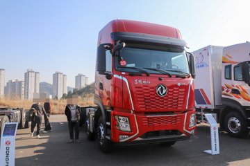 东风新疆畅行X7 12.9L CNG 520马力 8X4 东风14档 9.6米栏板载货车