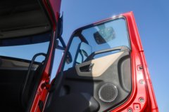 东风新疆畅行X7 12.9L CNG 520马力 8X4 东风14档 9.6米栏板载货车