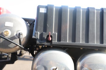 �����½�����X7 12.9L CNG 520���� 8X4 ����14�� 9.6�������ػ���ͼƬ