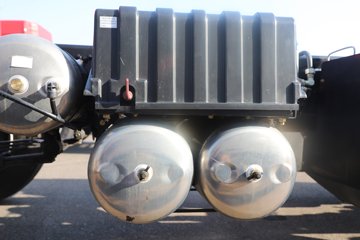 �����½�����X7 12.9L CNG 520���� 8X4 ����14�� 9.6�������ػ���ͼƬ