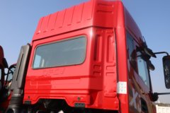 东风畅行X3 6.9L柴油 350马力 8X2R 法士特10档 厢式载货车