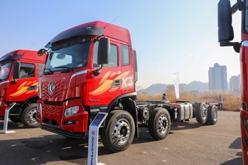 东风畅行X3 6.9L柴油 350马力 8X2R 法士特10档 厢式载货车