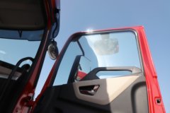 东风畅行X3 6.9L柴油 350马力 8X2R 法士特10档 厢式载货车