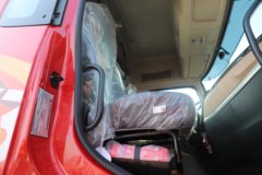 东风畅行X3 6.9L柴油 350马力 8X2R 法士特10档 厢式载货车