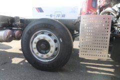 东风畅行X3 6.9L柴油 350马力 8X2R 法士特10档 厢式载货车