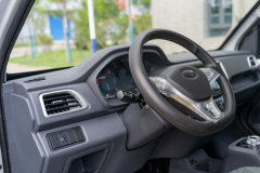 雷驰仁T30 2026款 舒适版 3.8米单排纯电动厢式微卡 65.66kWh