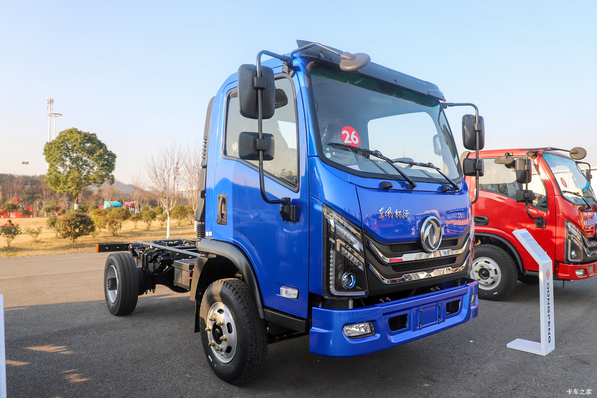 东风新疆拓行S1 Plus 2025款 2.5L柴油 180马力 4X2 法士特10档 2.75米单排自卸车