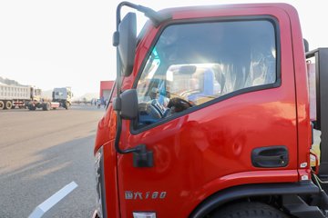 �����½�����S1 2.5L���� 160���� 4X2 ��ʿ��10�� 3.5�׵�����ж��ͼƬ