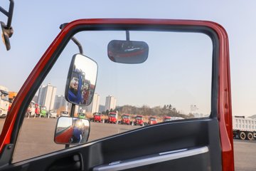 �����½�����S1 2.5L���� 160���� 4X2 ��ʿ��10�� 3.5�׵�����ж��ͼƬ