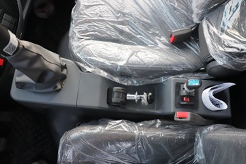 �����½�����S1 2.5L���� 160���� 4X2 ��ʿ��10�� 3.5�׵�����ж��ͼƬ