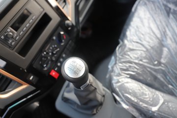 �����½�����S1 2.5L���� 160���� 4X2 ��ʿ��10�� 3.5�׵�����ж��ͼƬ