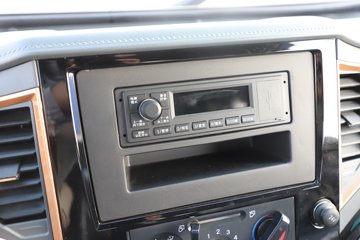 �����½�����S1 2.5L���� 160���� 4X2 ��ʿ��10�� 3.5�׵�����ж��ͼƬ