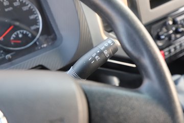 �����½�����S1 2.5L���� 160���� 4X2 ��ʿ��10�� 3.5�׵�����ж��ͼƬ