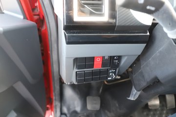 �����½�����S1 2.5L���� 160���� 4X2 ��ʿ��10�� 3.5�׵�����ж��ͼƬ