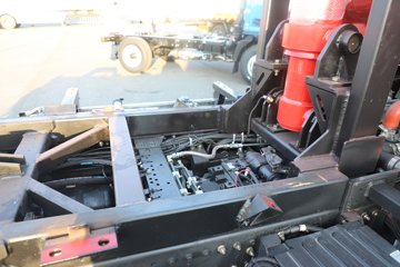 �����½�����S1 2.5L���� 160���� 4X2 ��ʿ��10�� 3.5�׵�����ж��ͼƬ