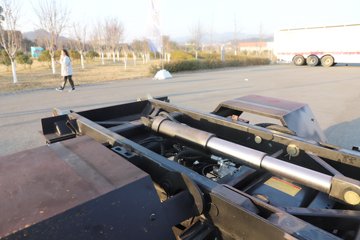 �����½�����S1 2.5L���� 160���� 4X2 ��ʿ��10�� 3.5�׵�����ж��ͼƬ