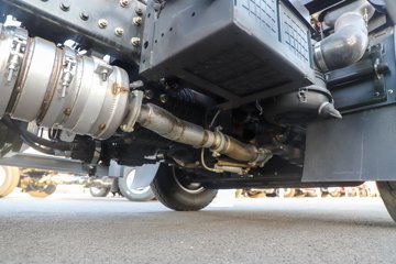 �����½�����S1 2.5L���� 160���� 4X2 ��ʿ��10�� 3.5�׵�����ж��ͼƬ