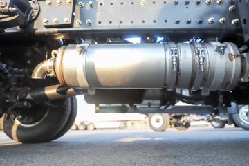 �����½�����S1 2.5L���� 160���� 4X2 ��ʿ��10�� 3.5�׵�����ж��ͼƬ