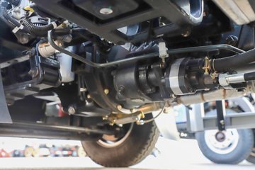 �����½�����S1 2.5L���� 160���� 4X2 ��ʿ��10�� 3.5�׵�����ж��ͼƬ