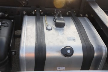 �����½�����S1 2.5L���� 160���� 4X2 ��ʿ��10�� 3.5�׵�����ж��ͼƬ