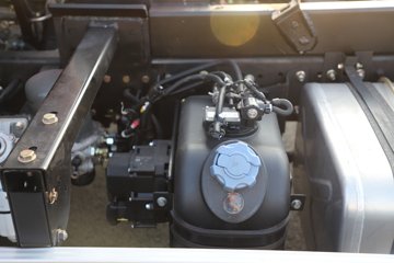 �����½�����S1 2.5L���� 160���� 4X2 ��ʿ��10�� 3.5�׵�����ж��ͼƬ